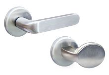 Ручки на розетте ROSTEX Rotondum S62 фиксированная-нажимная нержавеющая сталь матовая