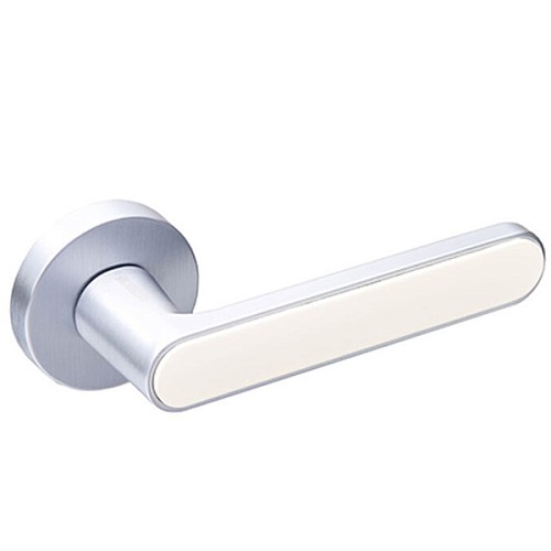 Ручки на розеті GAVROCHE Barium Ba-Z28 MSCB/White італійський сатин/білий - Фото №4