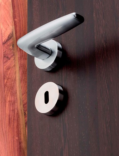 Ручки на розеті SYSTEM Kaya (RO12) CBMX матовий хром зістарений - Фото №2